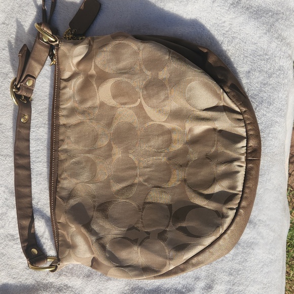 Coach canvas handbag tan and gold - Picture 2 of 9
